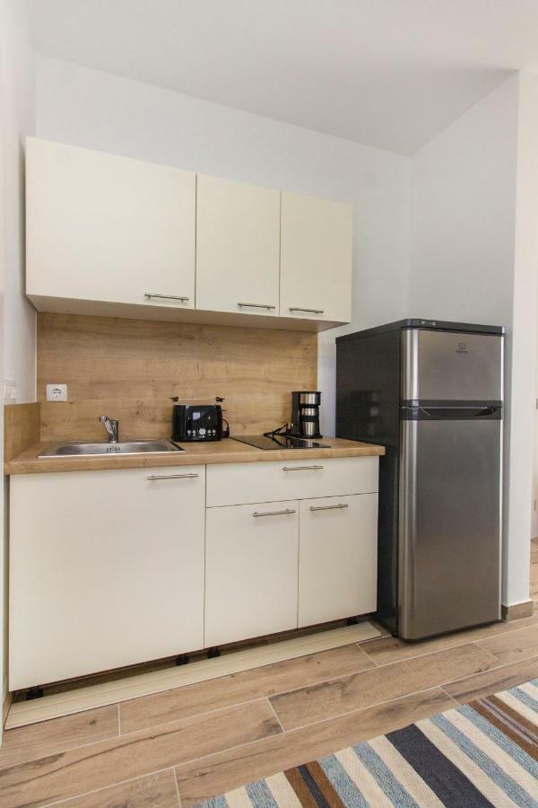Riva Apartment Krapanj Exterior photo
